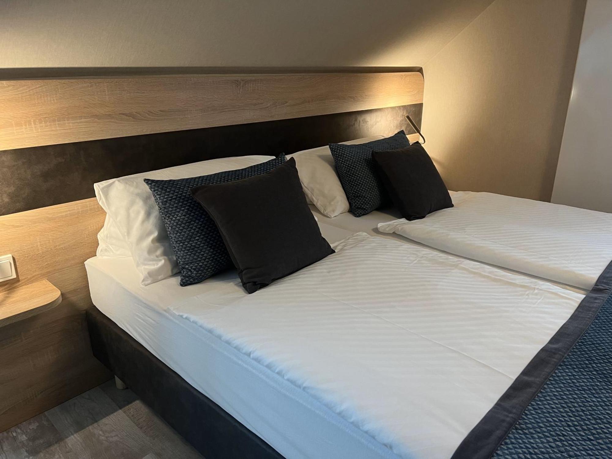 Aal-Kate Otel Wuppertal Dış mekan fotoğraf