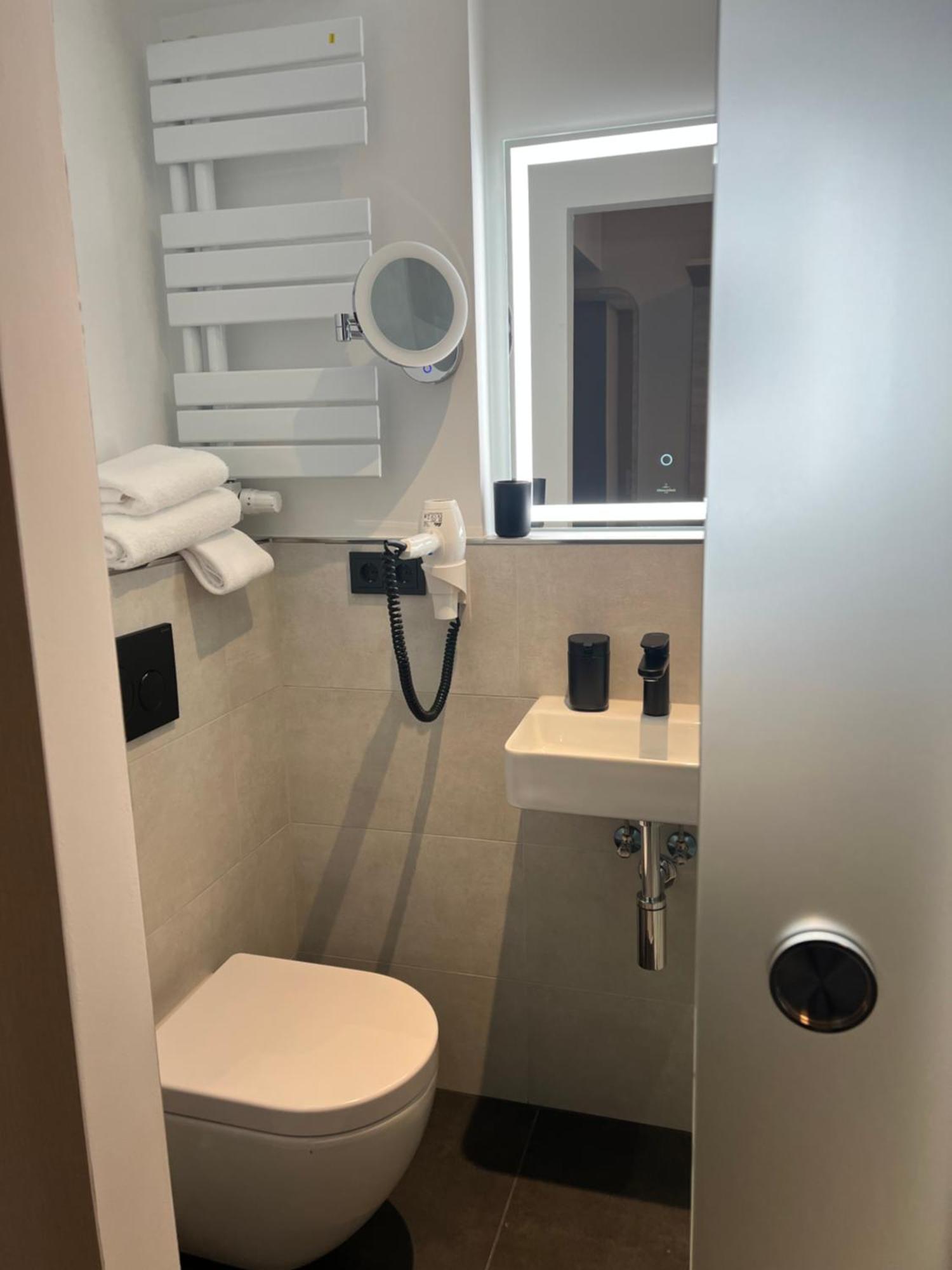 Aal-Kate Otel Wuppertal Dış mekan fotoğraf